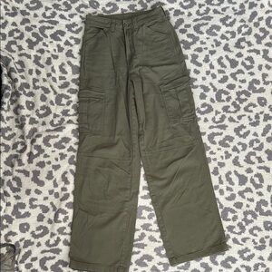 H&M Women’s Olive Cargo Pants